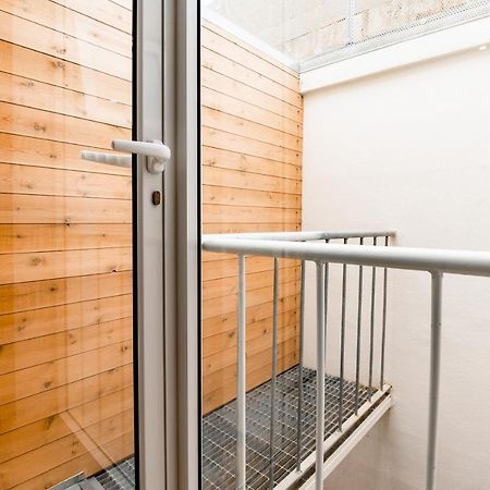 Monreal Boutique Townhouse - R024Rm5 Otel Paola Dış mekan fotoğraf