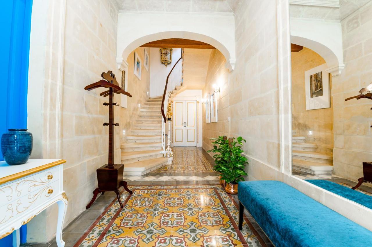Monreal Boutique Townhouse - R024Rm5 Otel Paola Dış mekan fotoğraf