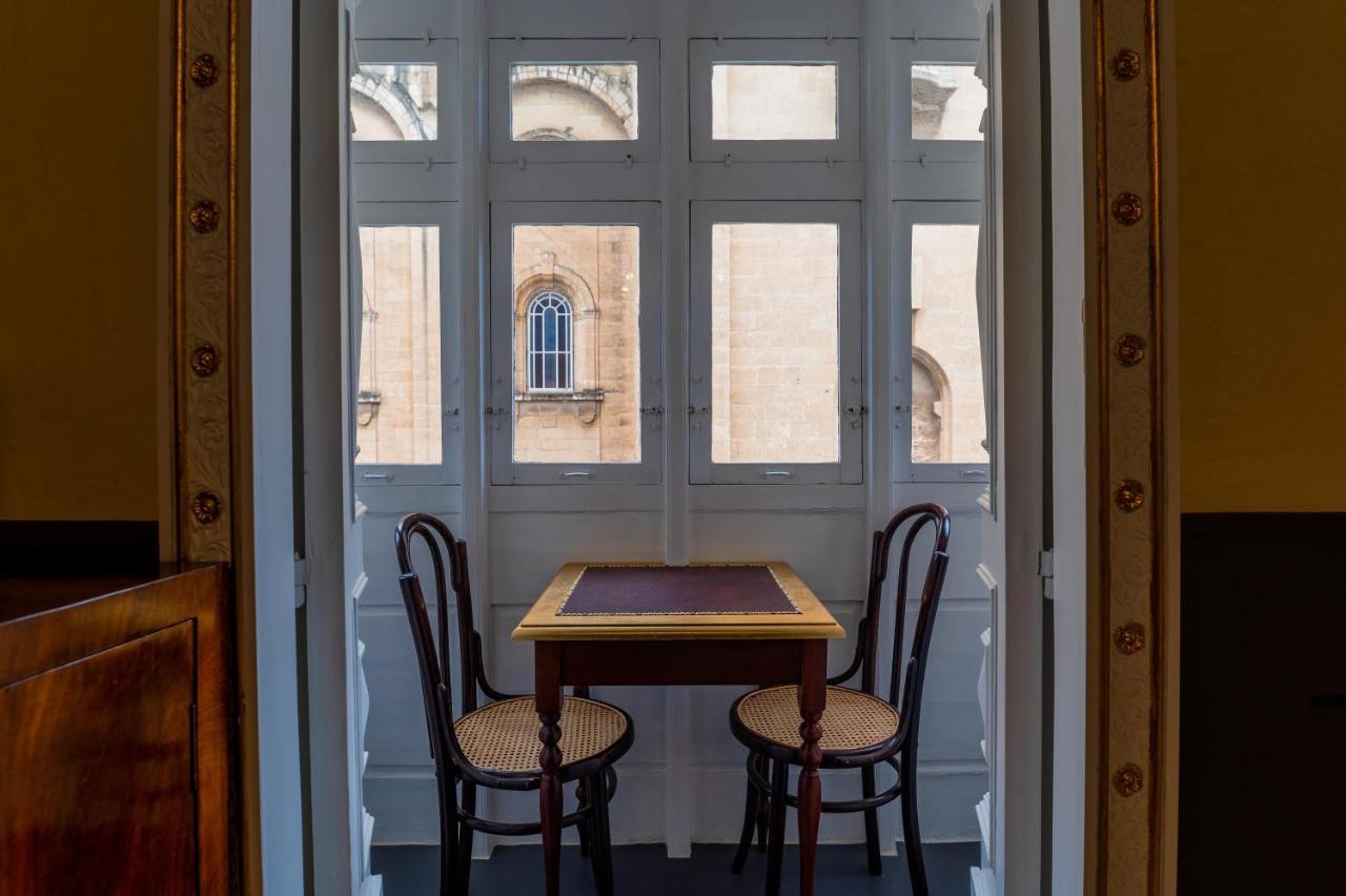 Monreal Boutique Townhouse - R024Rm5 Otel Paola Dış mekan fotoğraf